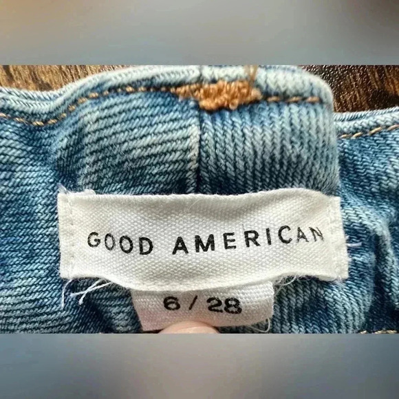 GOOD AMERICAN | women’s high rise distressed jeans. Size: 6/28 - Picture 13 of 15